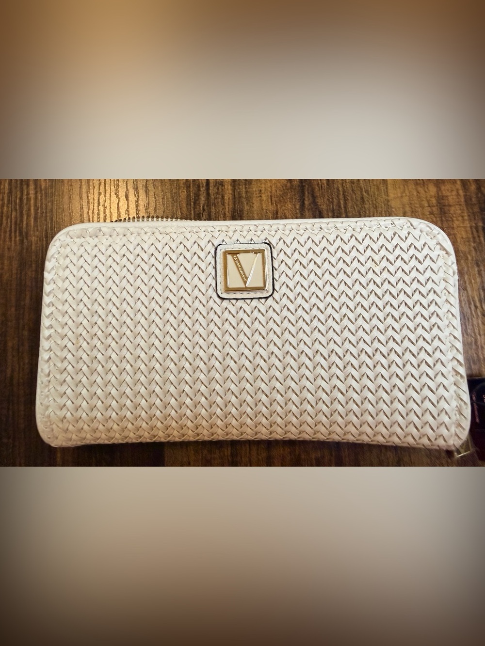 Victoria's Secret Cream Woven Zip-Around Wallet with Gold Accent - Picture 2 of 5